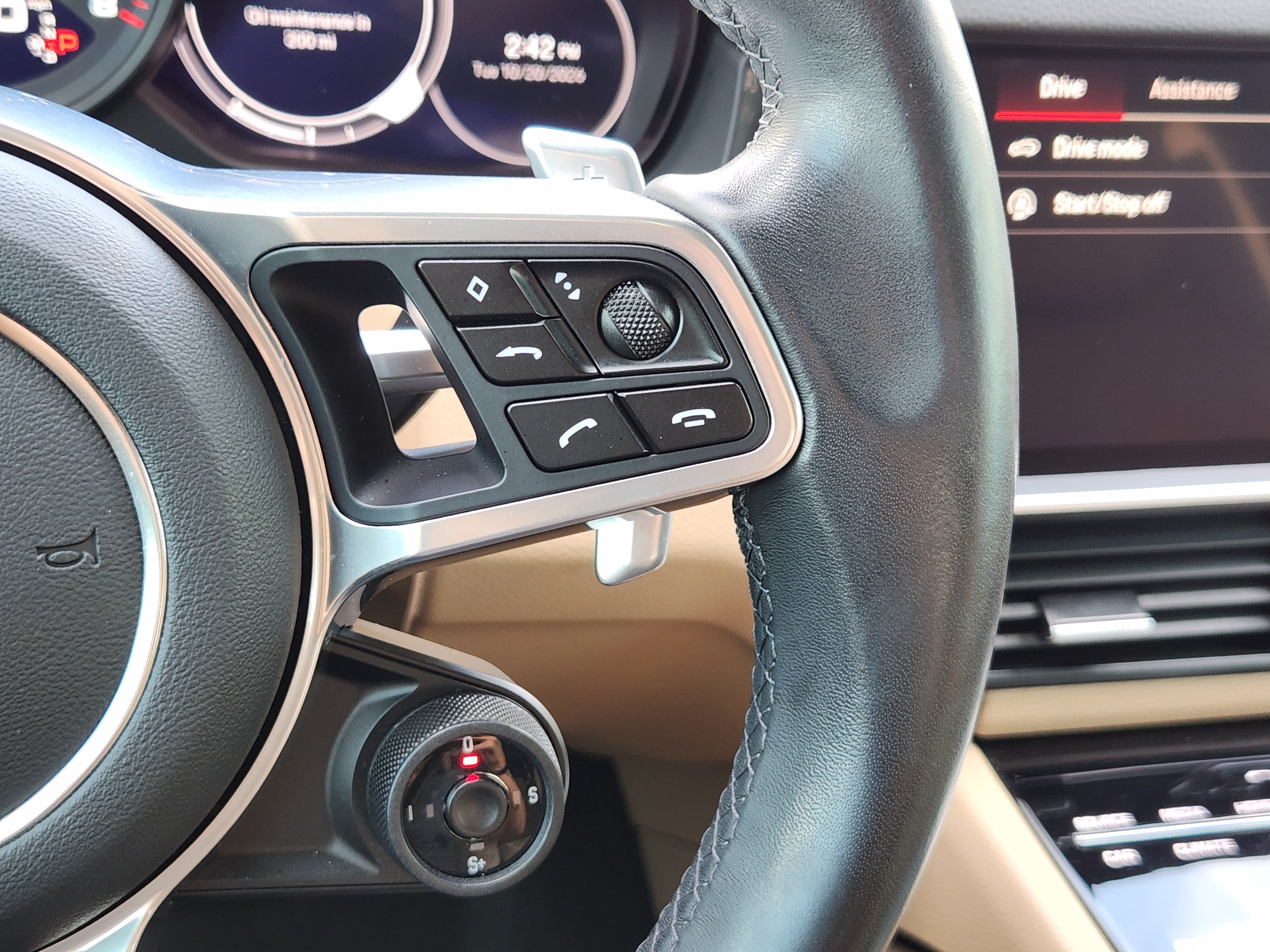 Used 2023 Porsche Cayenne Coupe AWD/4WD image 28