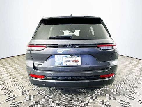 Certified 2024 Jeep Grand Cherokee Altitude AWD/4WD image 10