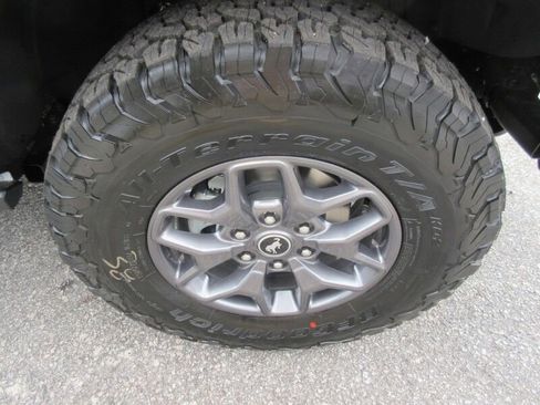 New 2025 Ford Bronco Badlands image 12