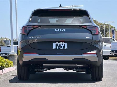 New 2026 Kia Sportage LX FWD image 5