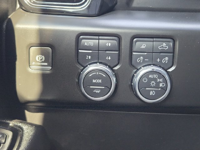 Used 2023 GMC Sierra 1500 AT4 w/ AT4 Premium Package AWD/4WD image 21