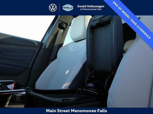 New 2025 Volkswagen ID.4 Pro S image 32