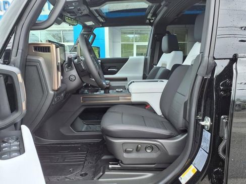 New 2025 GMC Hummer EV 3X image 3