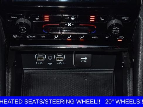 Used 2023 Jeep Grand Cherokee Altitude AWD/4WD image 15