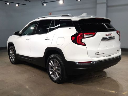 Used 2024 GMC Terrain SLT image 5