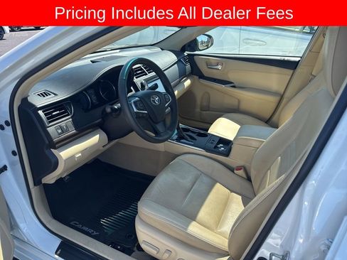 Used 2017 Toyota Camry XLE w/ Moonroof Package FWD image 10