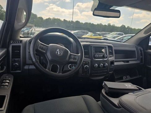 Used 2018 RAM 1500 Express AWD/4WD image 5