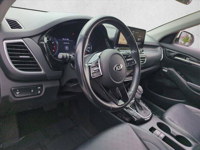 Used 2021 Kia Seltos SX w/ SX Sunroof Package AWD/4WD image 11