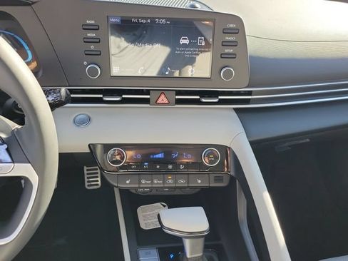 New 2026 Hyundai Elantra SEL Sport FWD image 15