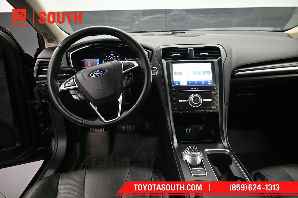 Used 2020 Ford Fusion Energi Titanium FWD image 11