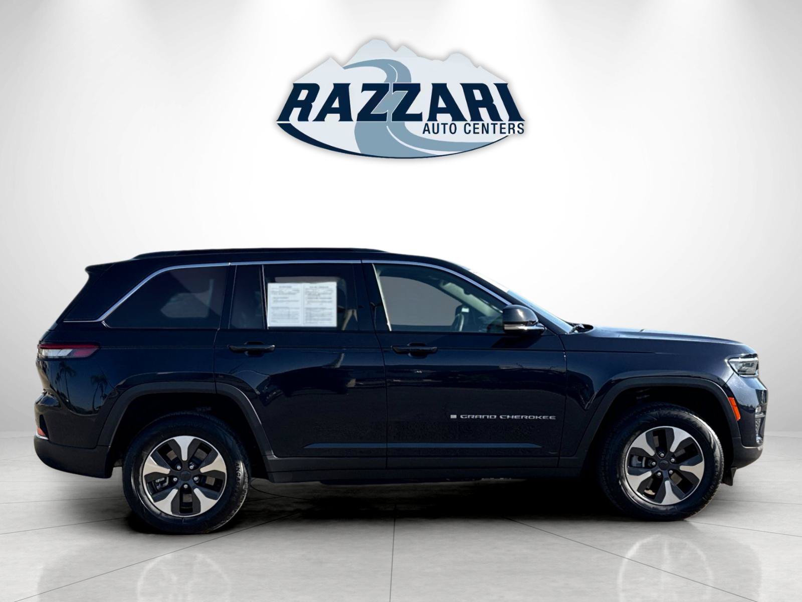 Used 2024 Jeep Grand Cherokee Limited 4xe AWD/4WD image 2