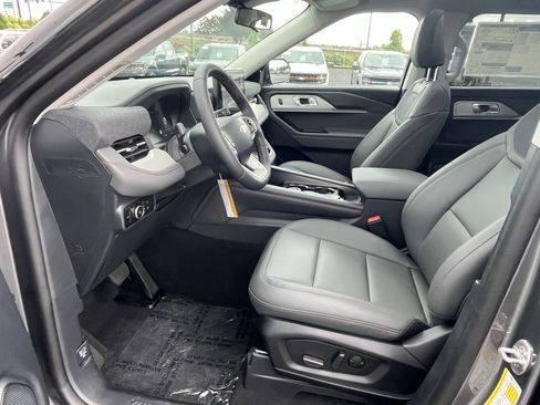New 2026 Ford Explorer Active AWD/4WD image 8