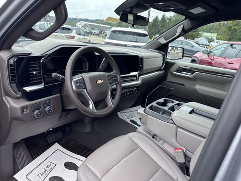 Used 2025 Chevrolet Silverado 1500 LT w/ Leather Package image 12