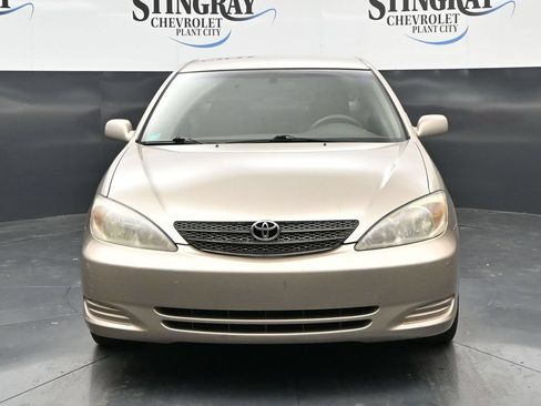 Used 2002 Toyota Camry XLE FWD image 2