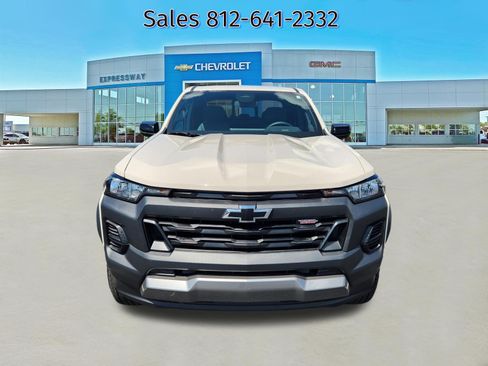 Used 2026 Chevrolet Colorado Trail Boss AWD/4WD image 2