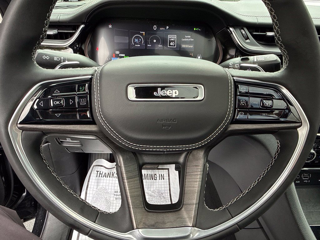 Used 2023 Jeep Grand Cherokee Overland w/ Luxury Tech Group IV AWD/4WD image 26