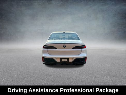 Used 2025 BMW 760i xDrive w/ Executive Package AWD/4WD image 9