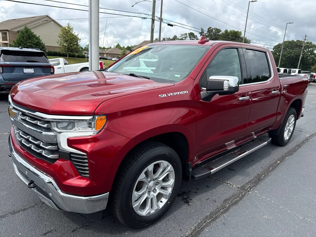 Used 2023 Chevrolet Silverado 1500 LTZ AWD/4WD image 4