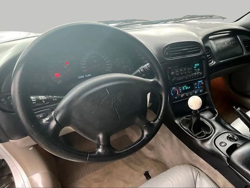 Used 1998 Chevrolet Corvette Convertible w/ Memory Pkg RWD image 12