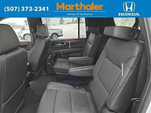 Used 2025 GMC Yukon XL Denali image 12