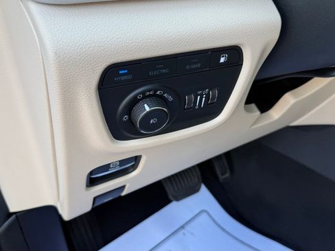 Used 2023 Jeep Grand Cherokee 30th Anniversary 4xe image 46