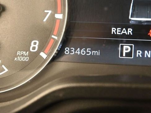 Used 2021 Nissan Titan SV w/ SV Convenience Package RWD image 18