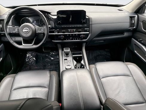 Used 2023 Nissan Pathfinder SL image 14