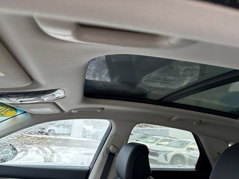 Certified 2025 Genesis GV70 2.5T Select w/ Select Package image 14