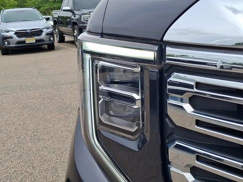 Used 2023 GMC Sierra 1500 Denali w/ Denali Reserve Package AWD/4WD image 12