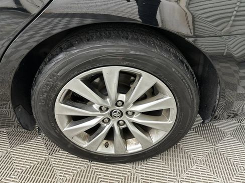 Used 2015 Toyota Camry XLE FWD image 19