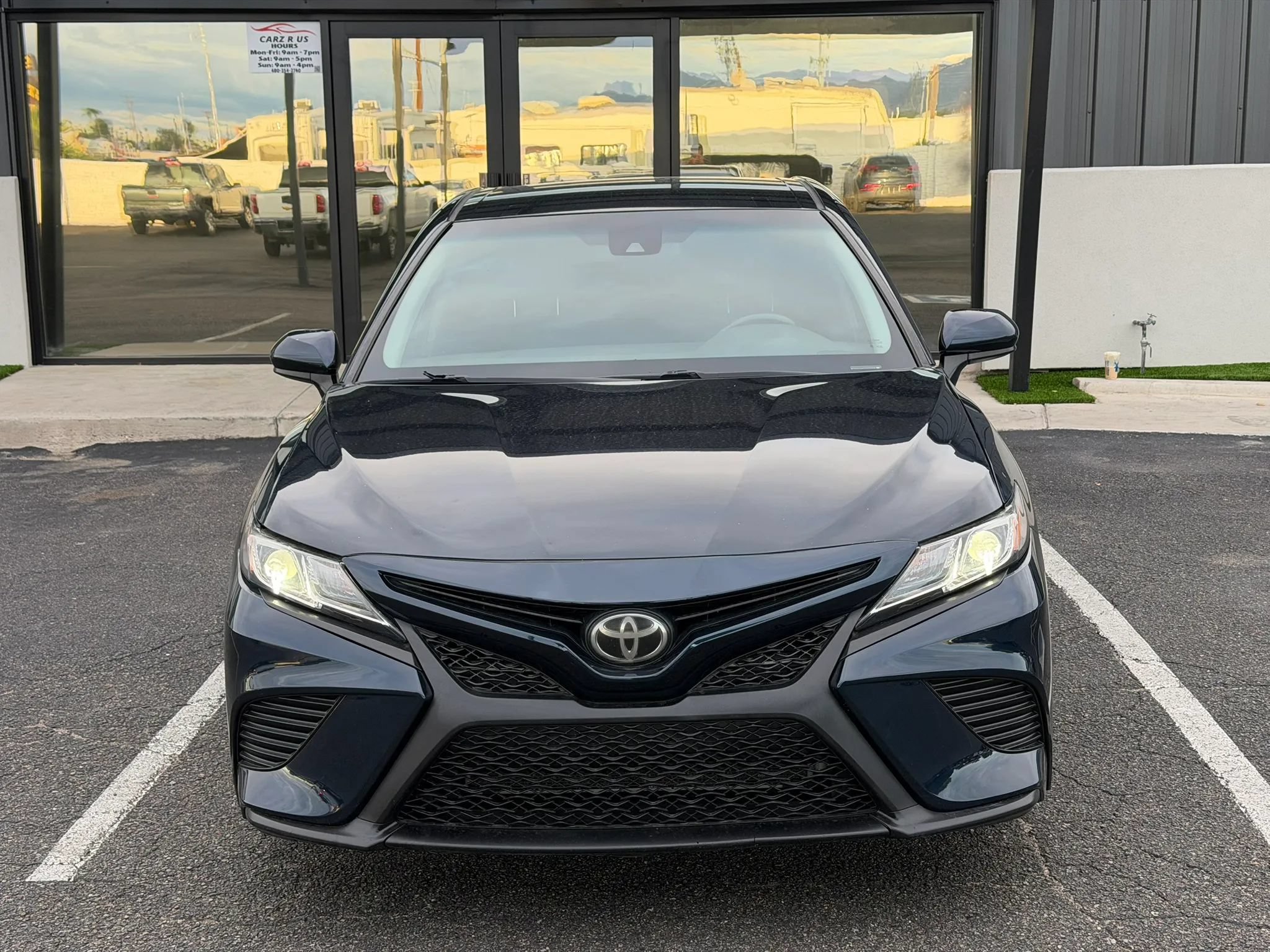 Used 2018 Toyota Camry SE FWD image 16