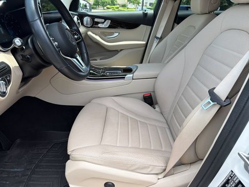 Used 2020 Mercedes-Benz GLC 300 image 27