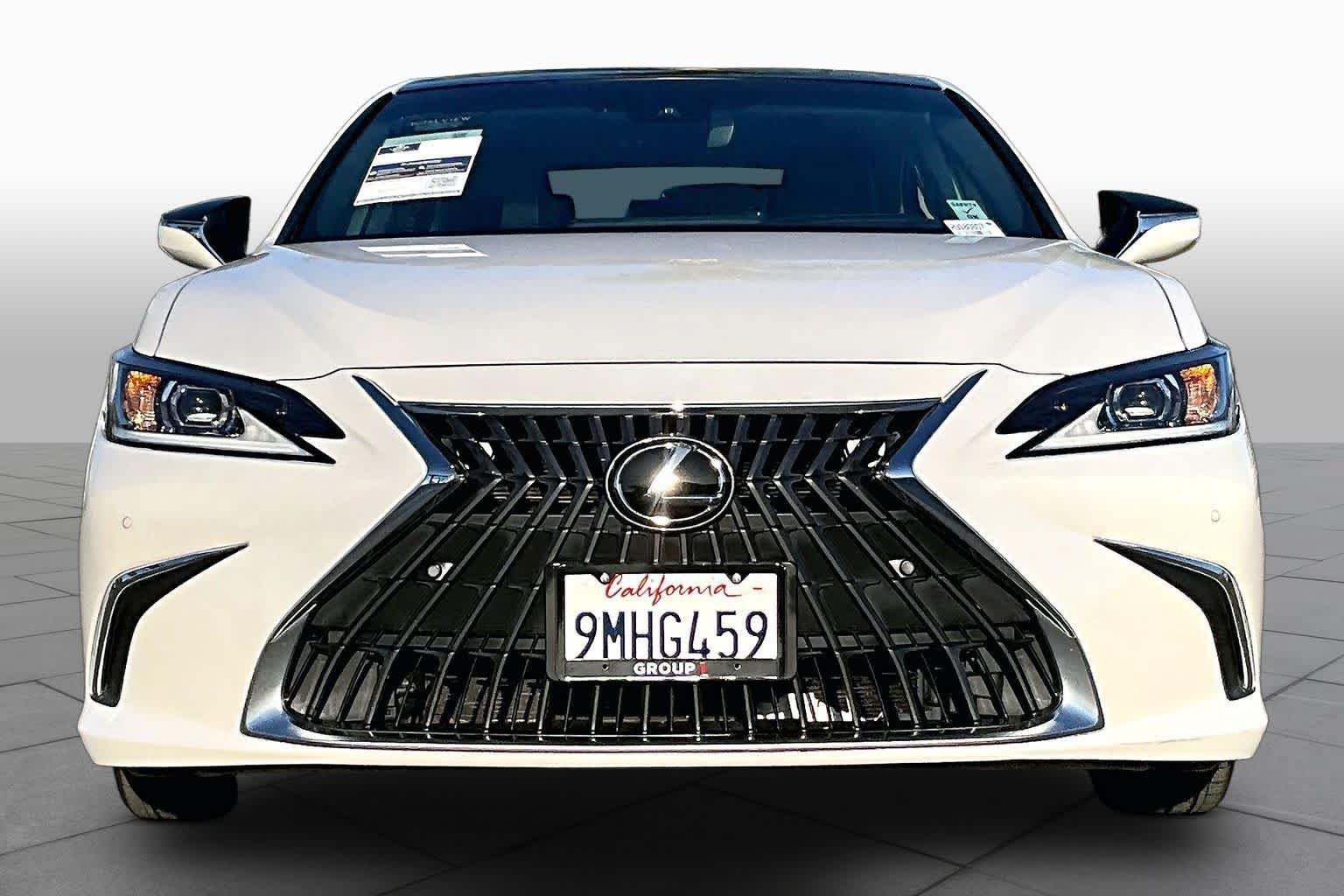 Used 2024 Lexus ES 350 w/ Premium Package FWD image 3