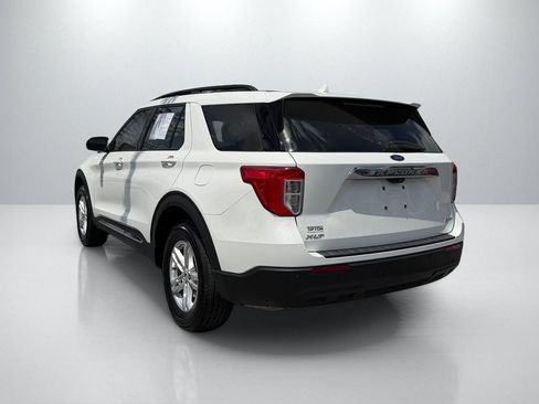 Used 2023 Ford Explorer XLT AWD/4WD image 7