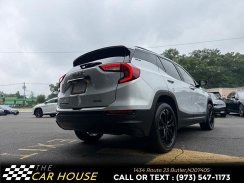 Used 2022 GMC Terrain SLE w/ Driver Convenience Package AWD/4WD image 8