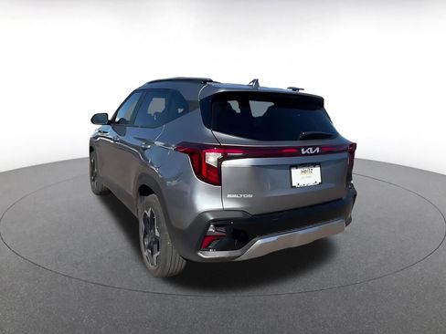 Used 2025 Kia Seltos S image 11