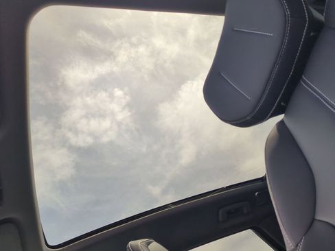 New 2026 Cadillac Optiq Luxury 1 image 18