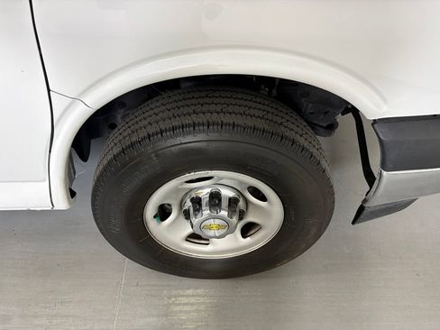 Used 2024 Chevrolet Express 3500 LT w/ LT Preferred Equipment Group RWD image 14