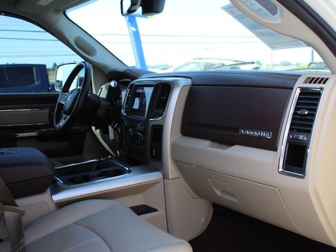 Used 2018 RAM 2500 Laramie w/ Convenience Group AWD/4WD image 26