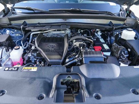 Certified 2024 Toyota Grand Highlander XLE image 33