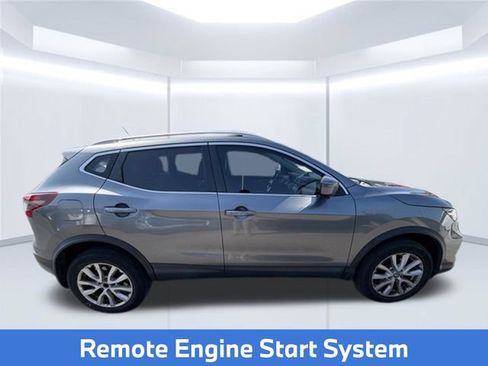 Used 2020 Nissan Rogue Sport SV w/ Technology Package FWD image 5