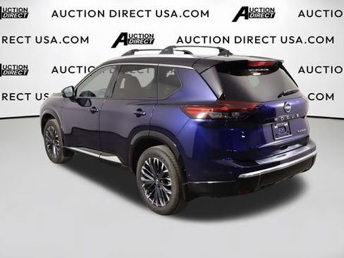 Used 2025 Nissan Rogue Platinum FWD image 43