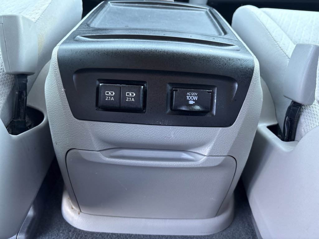 Used 2020 Toyota Sienna LE FWD image 39
