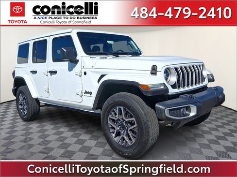 Used 2025 Jeep Wrangler Sahara image 1