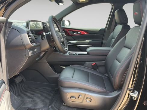 New 2026 Chevrolet Traverse Z71 w/ LPO, Floor Liner Package AWD/4WD image 10