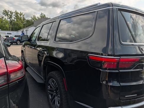Used 2023 Jeep Wagoneer 4WD w/ Premium Group I image 6