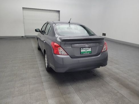 Used 2018 Nissan Versa SV FWD image 5