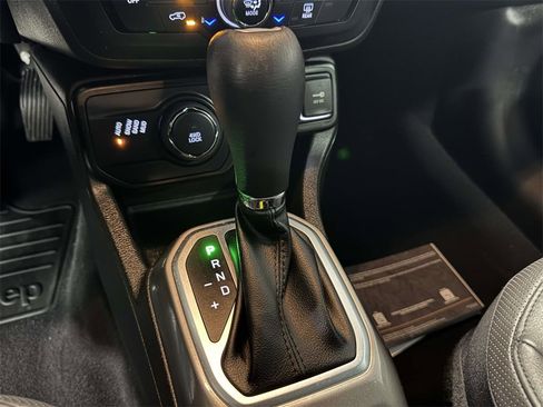 Used 2021 Jeep Renegade Limited image 29