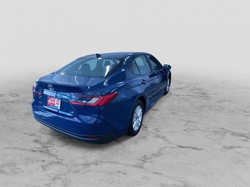 Used 2025 Toyota Camry LE image 11