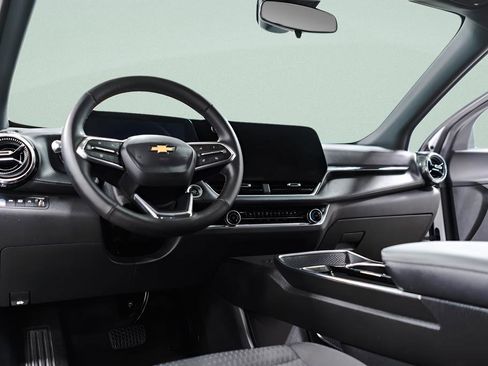 Used 2025 Chevrolet Equinox LT image 26